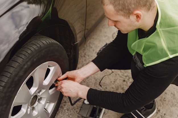 Cómo reparar un pinchazo sin acudir al taller